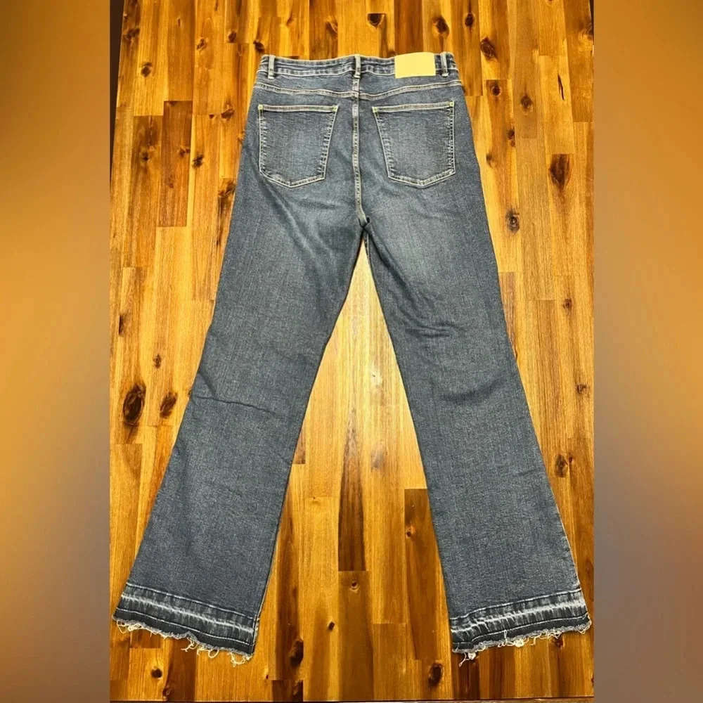 Zara Trafaluc high waisted straight leg crop jean with released hem size 6